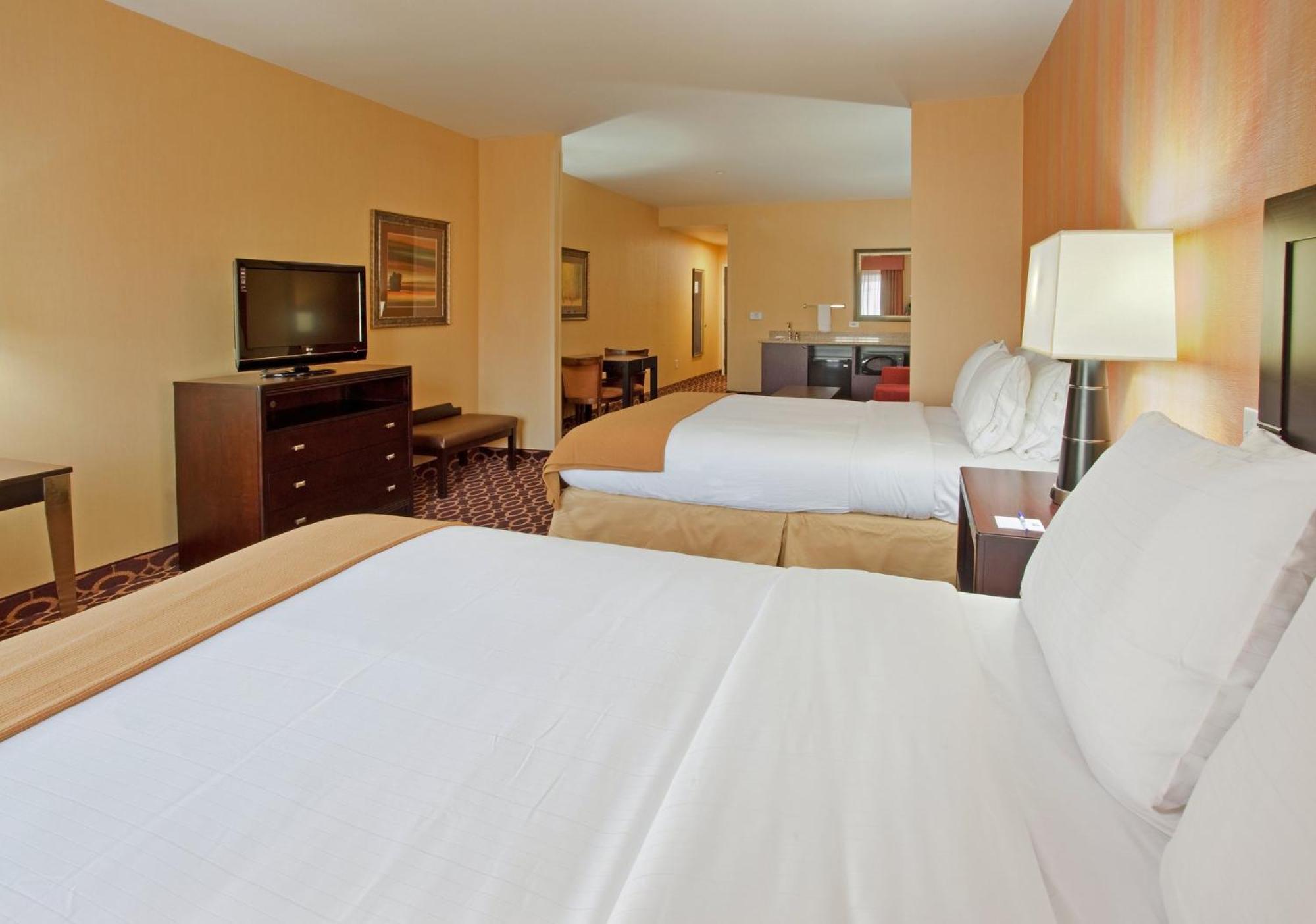 Holiday Inn Express & Suites Sacramento Ne Cal Expo, An Ihg Hotel Exterior photo